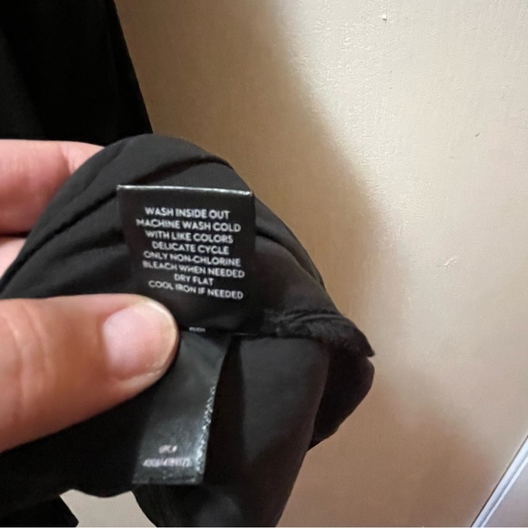 Black Simply Vera Wang Tank Top, Sheer Top Panel, Silky Material Feel, Size XL - Picture 4 of 12